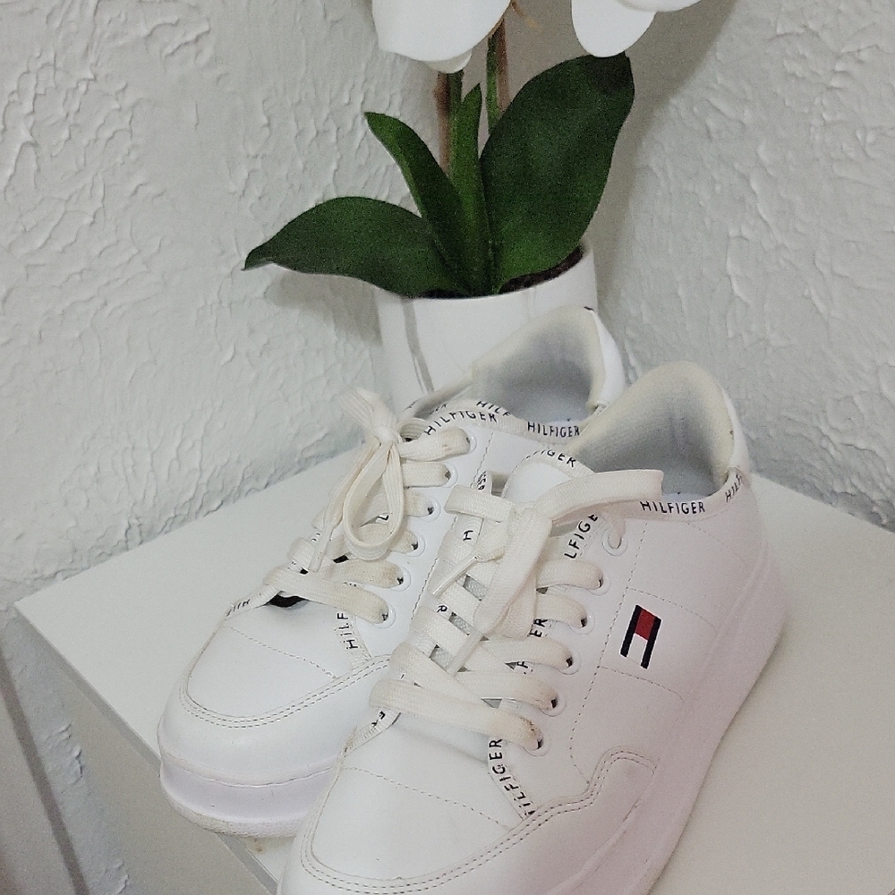 Tommy Hilfiger White Casual Sneakers